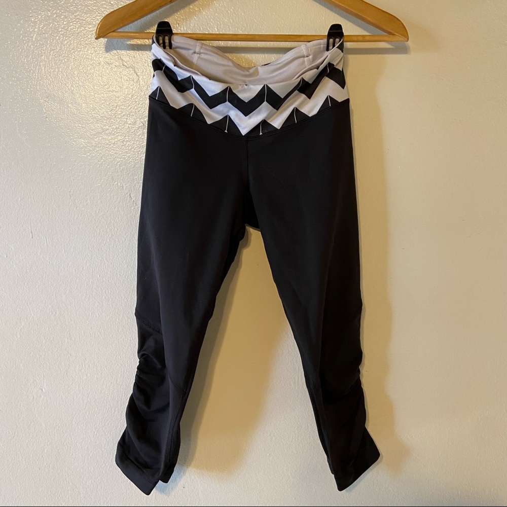LULULEMON Capri Leggings